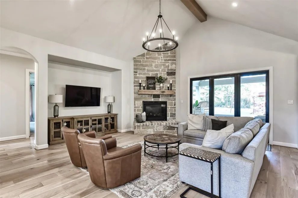 Tomball Bespoke Home by Byrne Haus Custom Home Design - Photo 16
