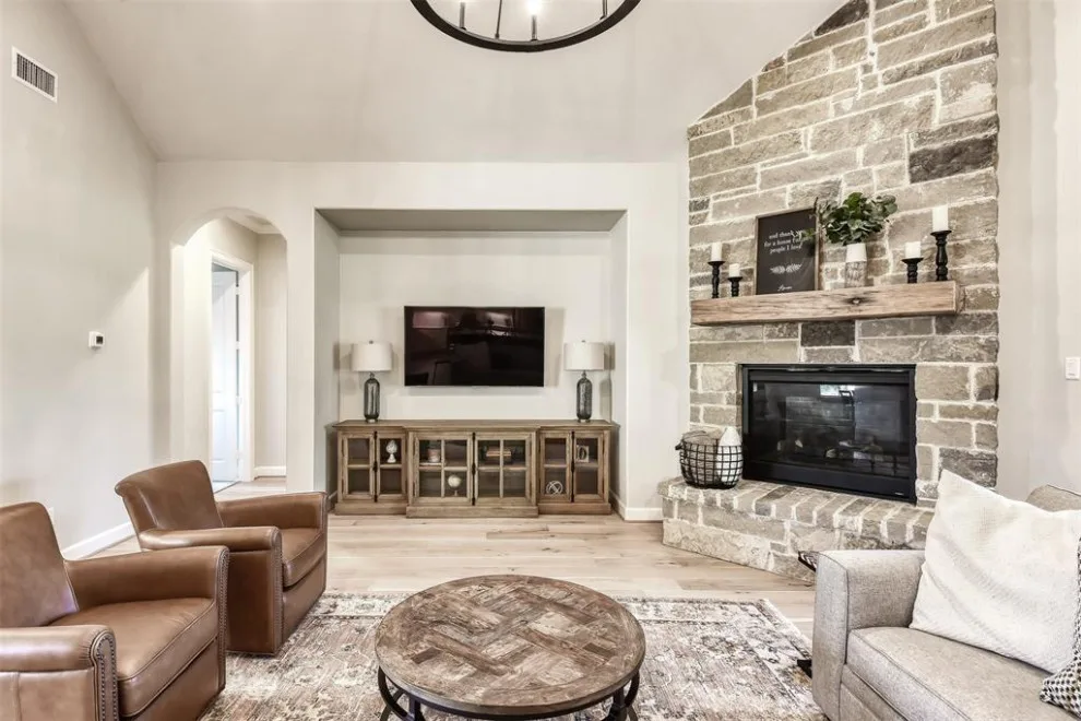 Tomball Bespoke Home by Byrne Haus Custom Home Design - Photo 8