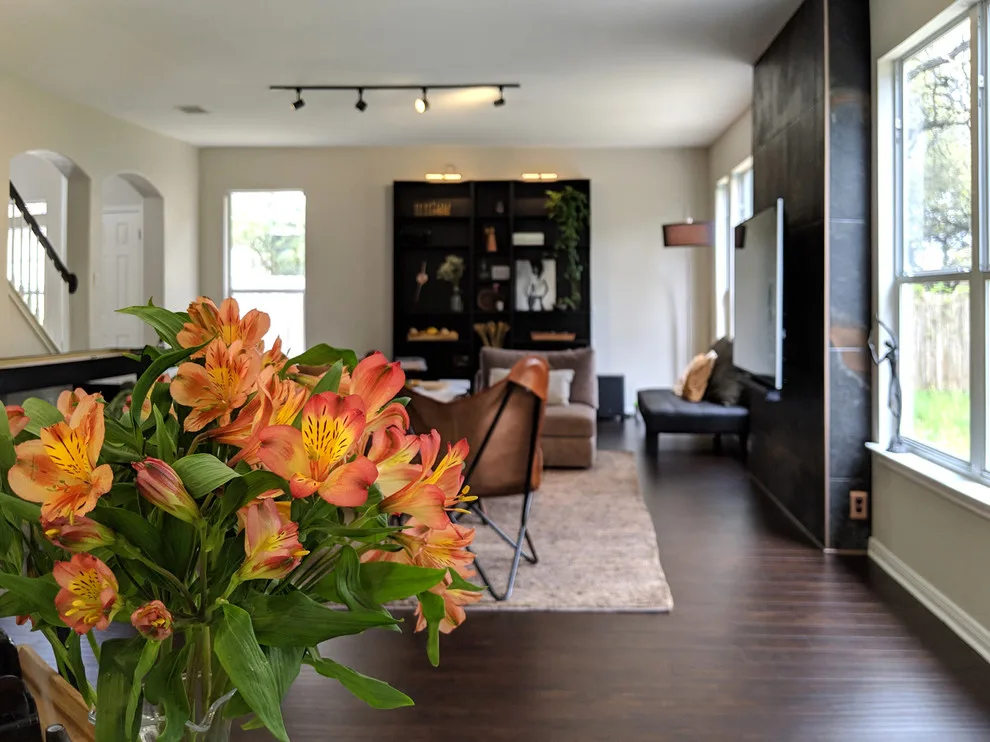 Suburban Home in Austin by Medzini Designs - Photo 6