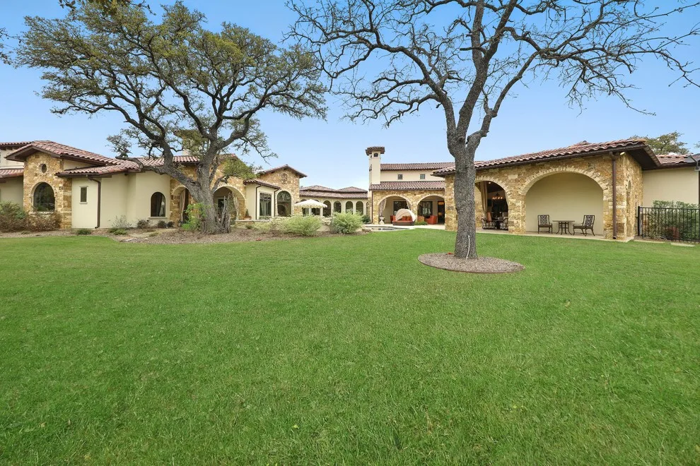 DREAM VILLA by Oscar E. Flores Design Studio, LLC - Photo 10