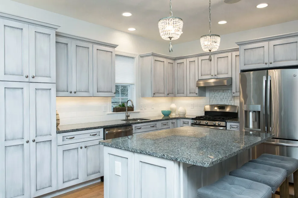 Timeless Sophistication: Kitchen by Saratoga Kitchens And Baths - Photo 8