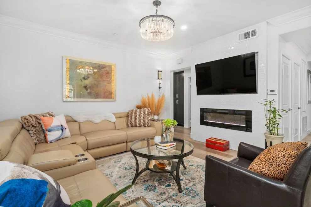 Solaire Initiative by Home Style Designs - Photo 2
