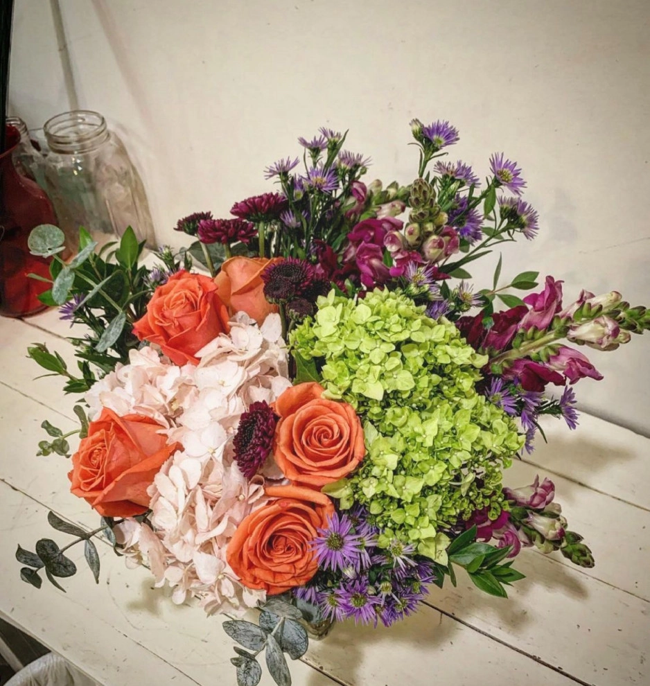 Floral Design by Bella Gardens - Photo 3