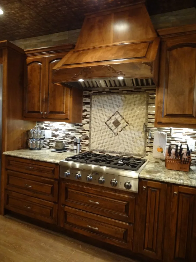 Classic Kitchen with Backsplash Feature by Lambert Construction And Design - Photo 2