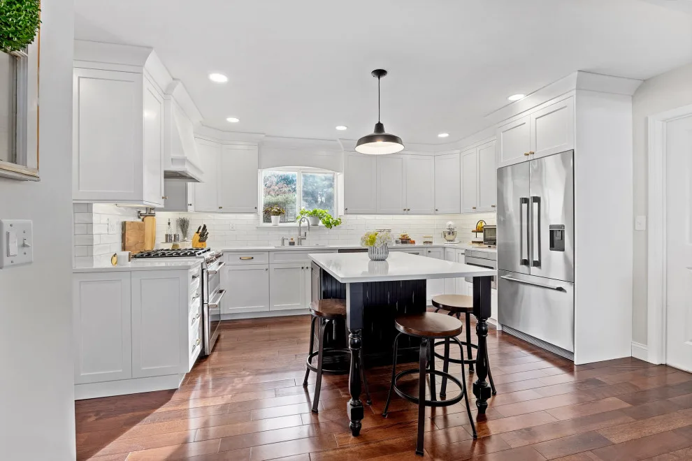 L & E, Chesterfield, Missouri by Cabinetry By Design - Photo 2