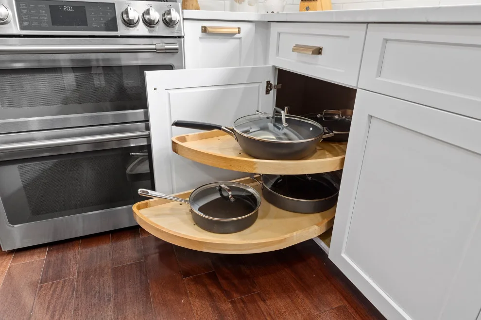 L & E, Chesterfield, Missouri by Cabinetry By Design - Photo 6