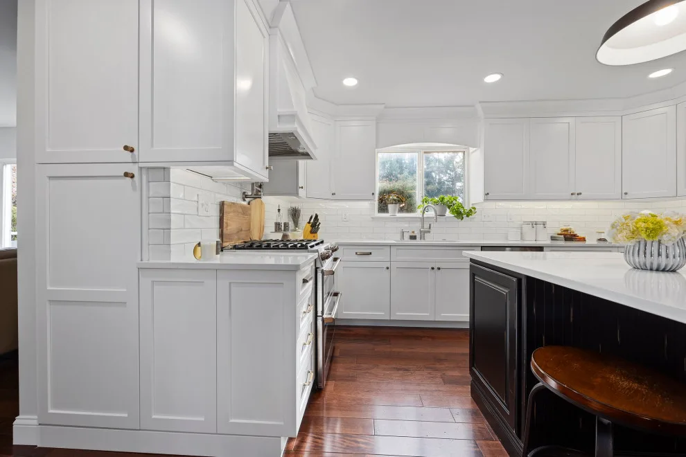 L & E, Chesterfield, Missouri by Cabinetry By Design - Photo 5