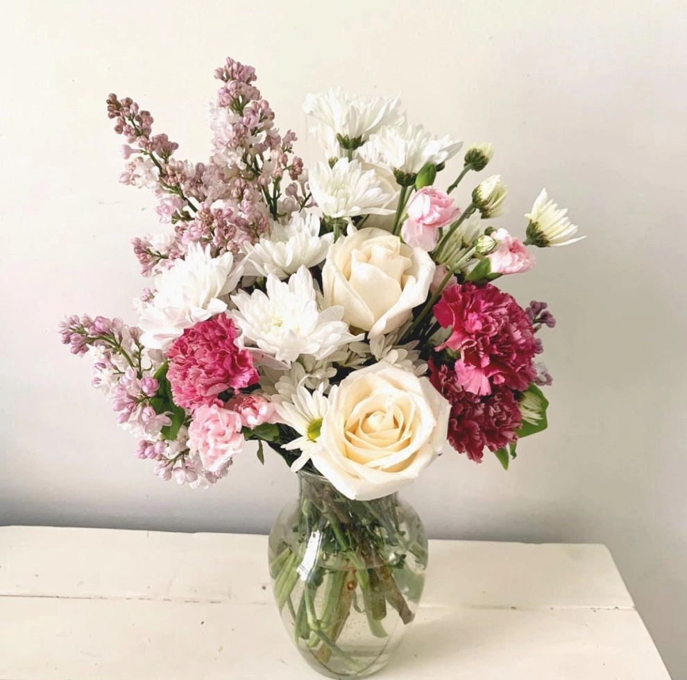 Floral Design by Bella Gardens - Photo 2