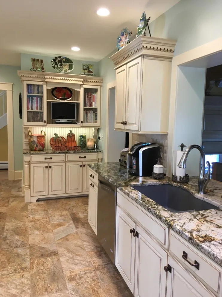 Lincoln Avenue Kitchen by Skip Knoll INC Professional Remodeling - Photo 11