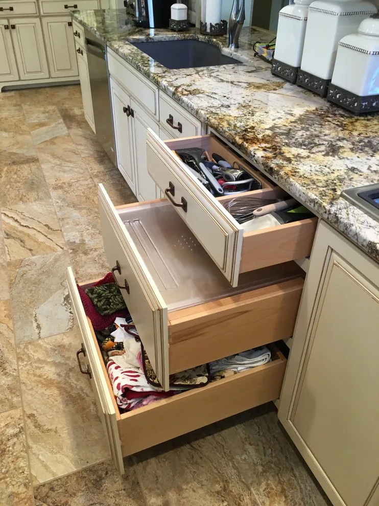 Lincoln Avenue Kitchen by Skip Knoll INC Professional Remodeling - Photo 36