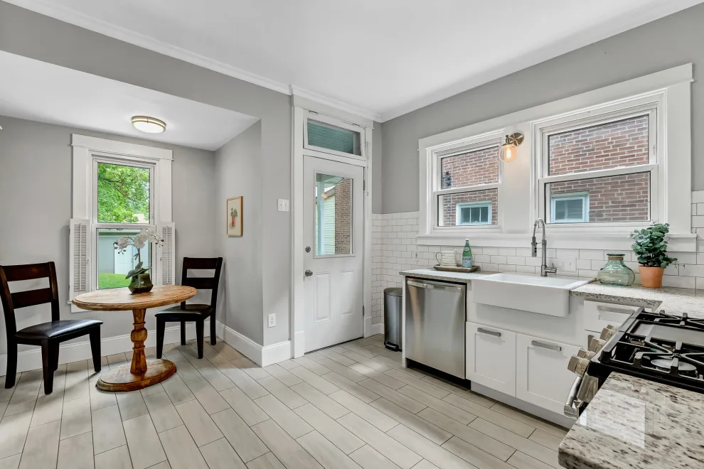 Apex Homes - Photo 8