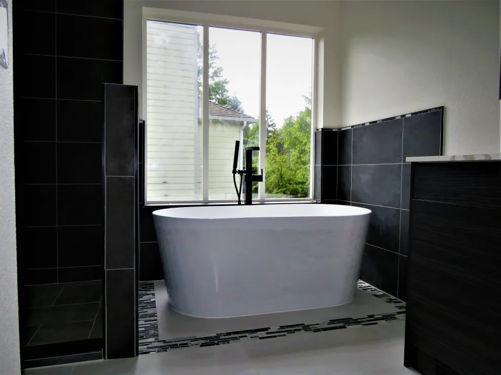 Primary Bathroom L by Roma General Contractor LLC - Photo 3