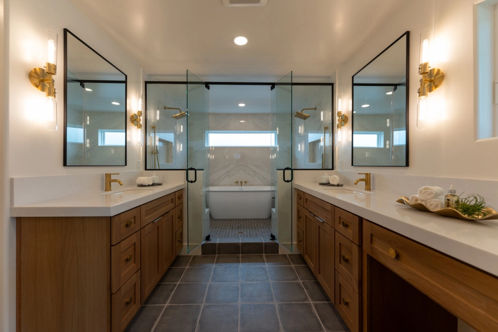 COMPLETE INTERIOR & EXTERIOR HOME RENOVATION by BNC Builders INC. - Photo 18