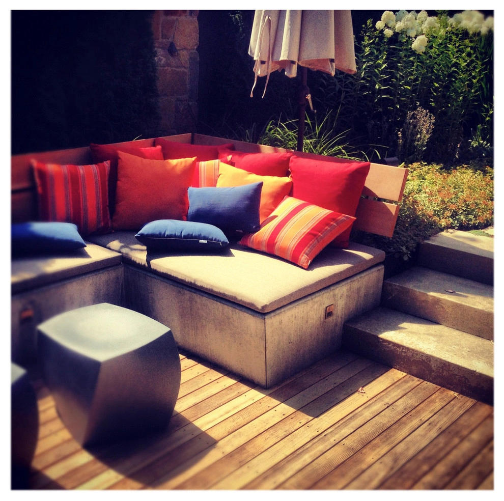 Contemporary Courtyard Garden by Ben Young Landscape Design - Photo 4