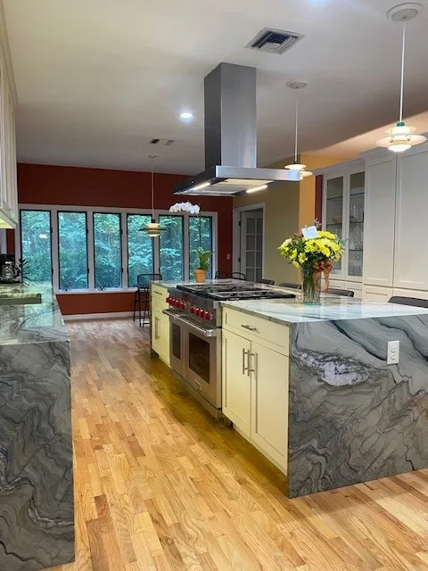 Charming Kitchen in Mount Dora by Murray Construction Services, Inc. - Photo 2