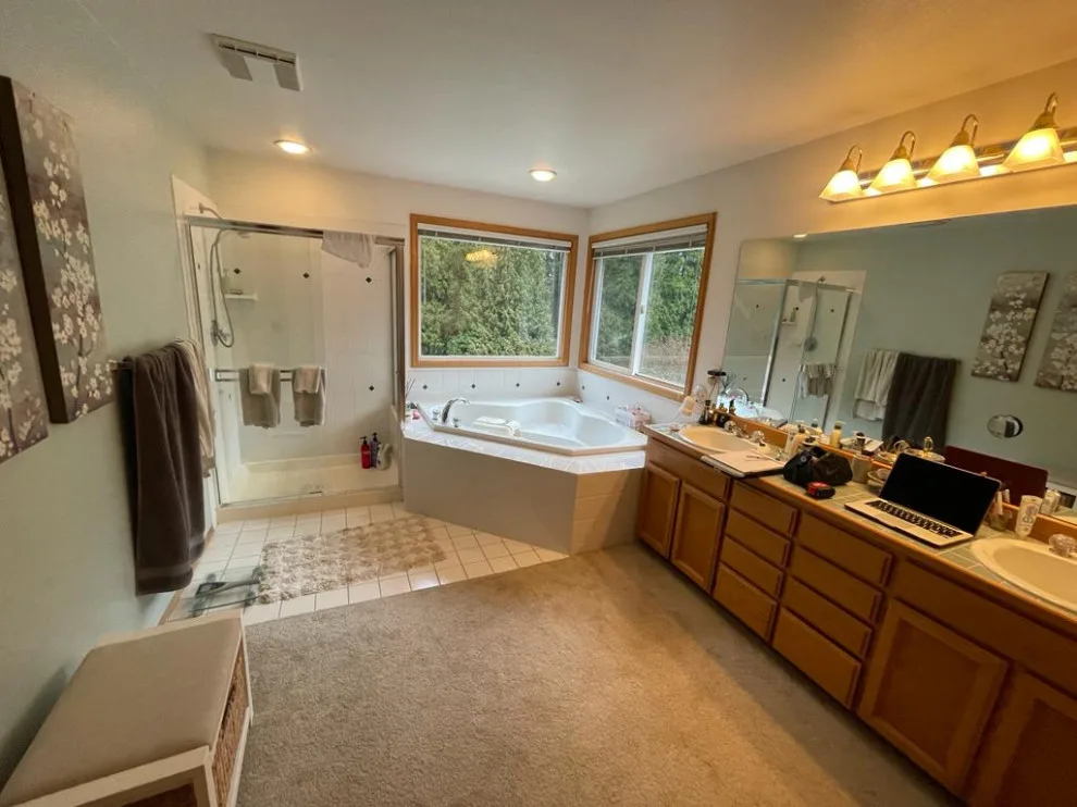 Luxury Bathroom Makeover with 3D Visualization by Austin Dream Remodeling - Photo 8