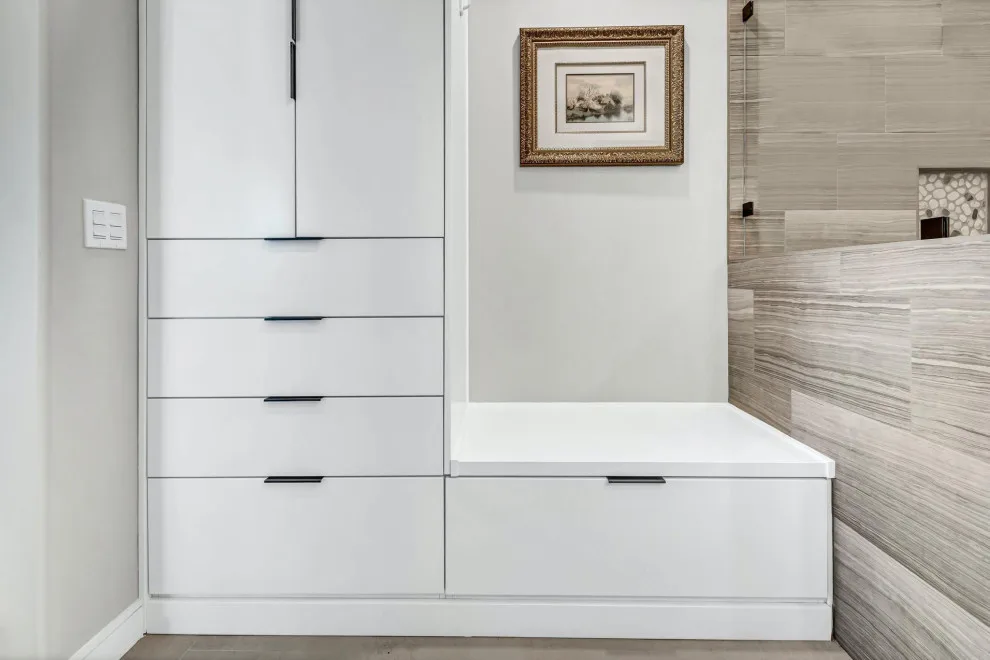 Contemporary Spa-Inspired Aesthetics by Golden Shore Design And Build - Photo 3