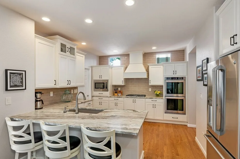 Kitchens On Broadway - Photo 4