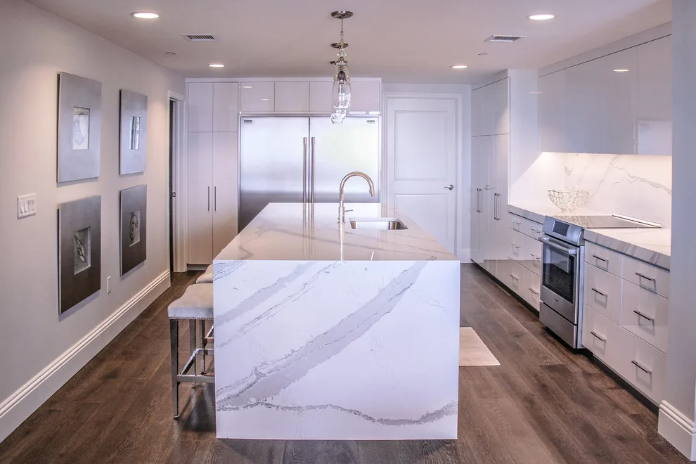 Contemporary Kitchen Revamp in White Acrylic by Kitchen Solvers Of The Gulf Coast - Photo 9
