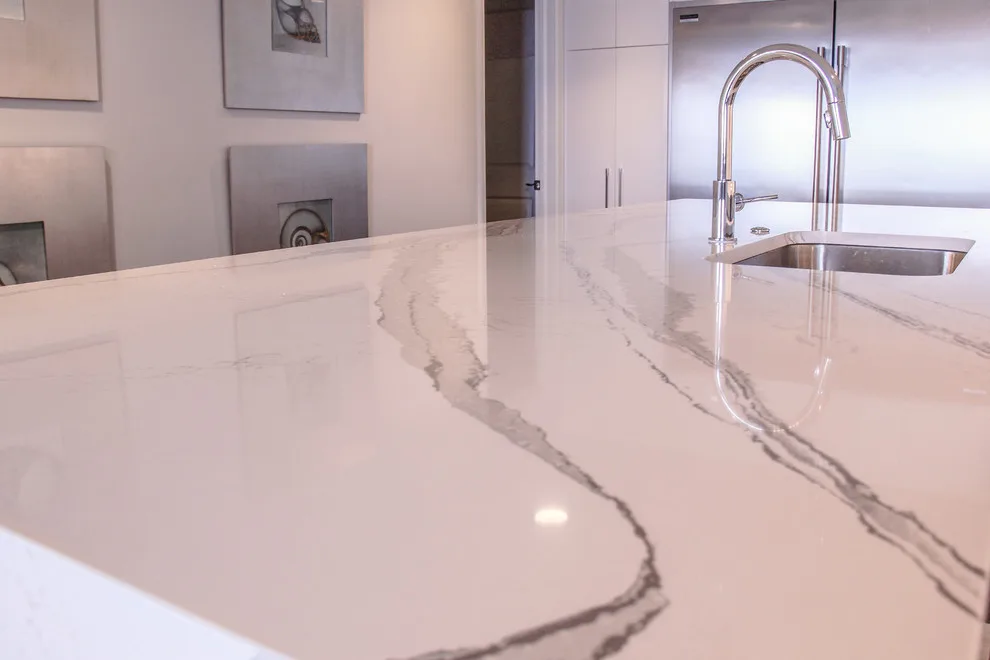 Contemporary Kitchen Revamp in White Acrylic by Kitchen Solvers Of The Gulf Coast - Photo 4