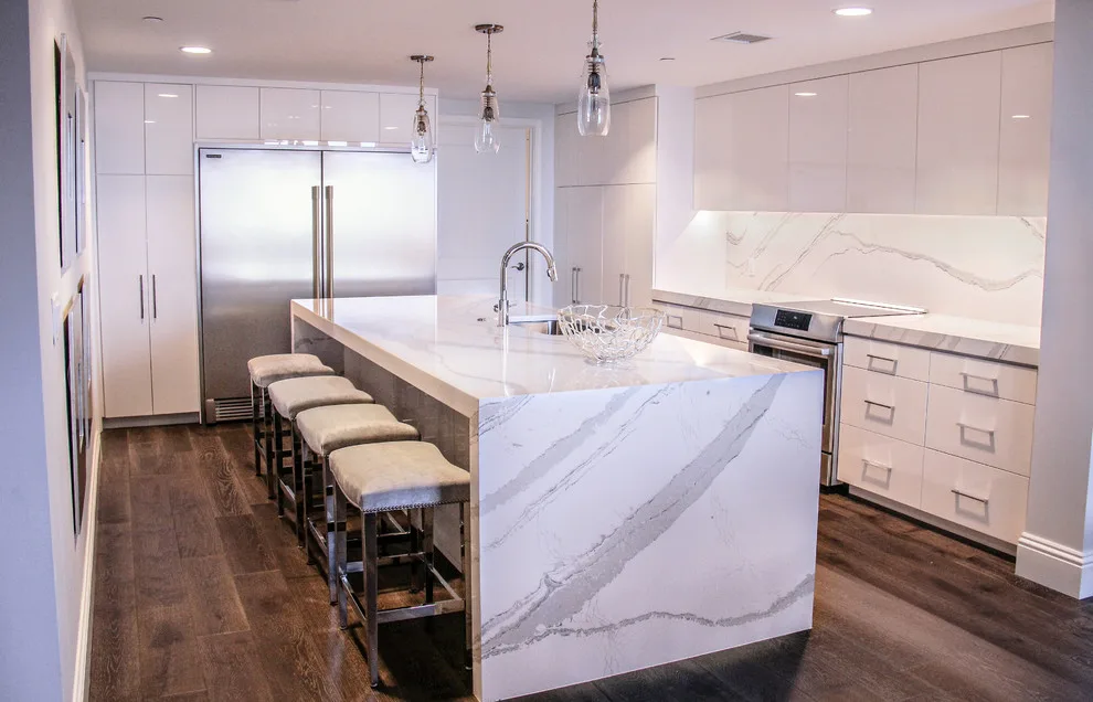 Contemporary Kitchen Revamp in White Acrylic by Kitchen Solvers Of The Gulf Coast - Photo 5
