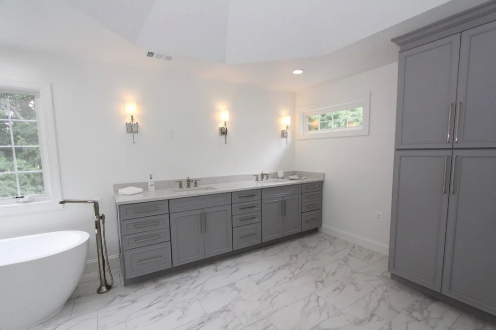Monkton Stylish Main Bathroom by Taylor Made Custom Contracting Inc. - Photo 4