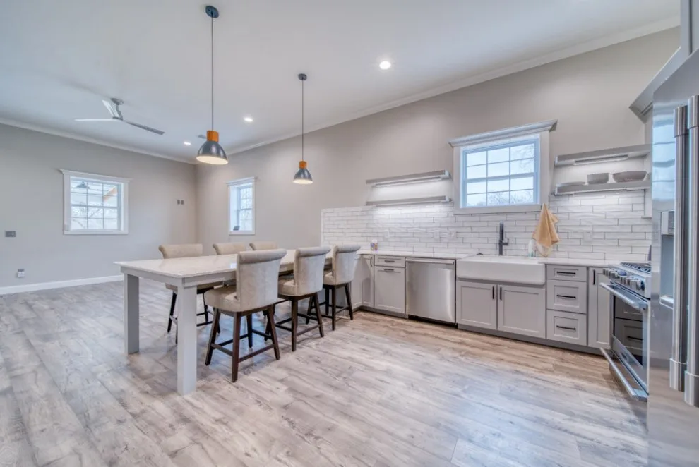 Classic and Clean Shop Apartment by Pixley Lumber, Co. - Photo 4
