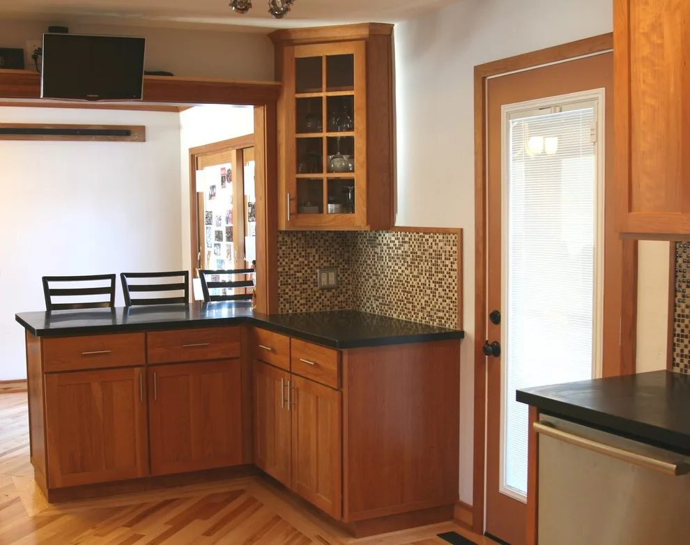Cherry Shaker Kitchen Design by Straight Edge Construction Group - Photo 2