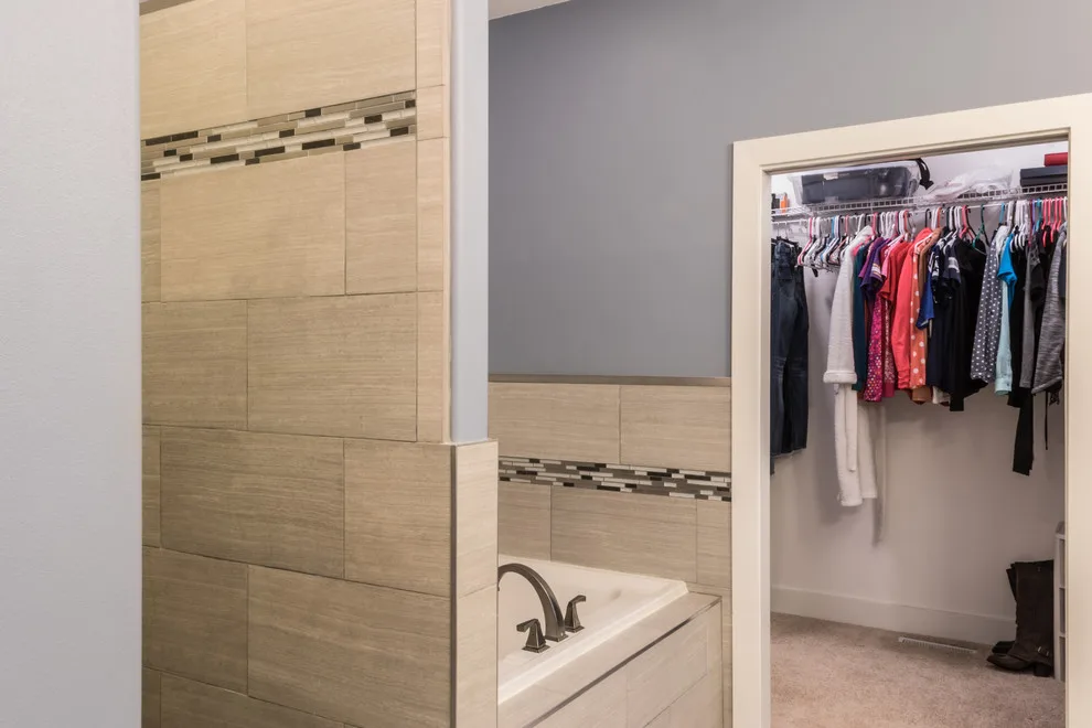 Heritage Custom Residence by JSR Construction Inc - Photo 10