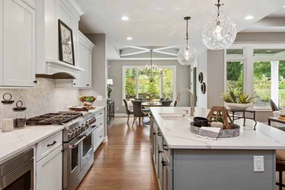 Ultimate Design & Remodel - Photo 9