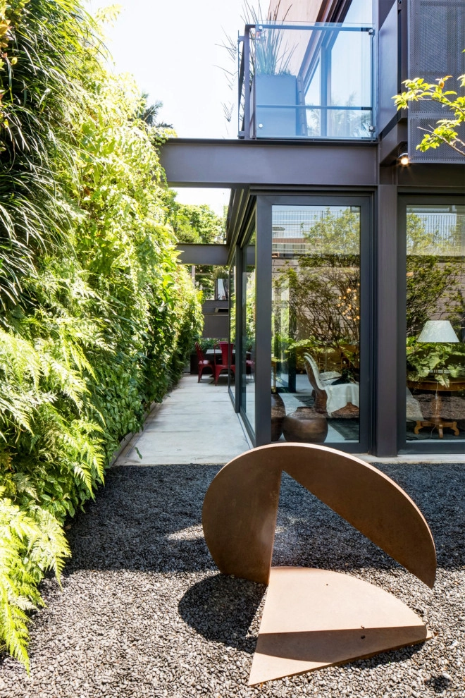 SF Residence by Verde Vertical Inc - Photo 2