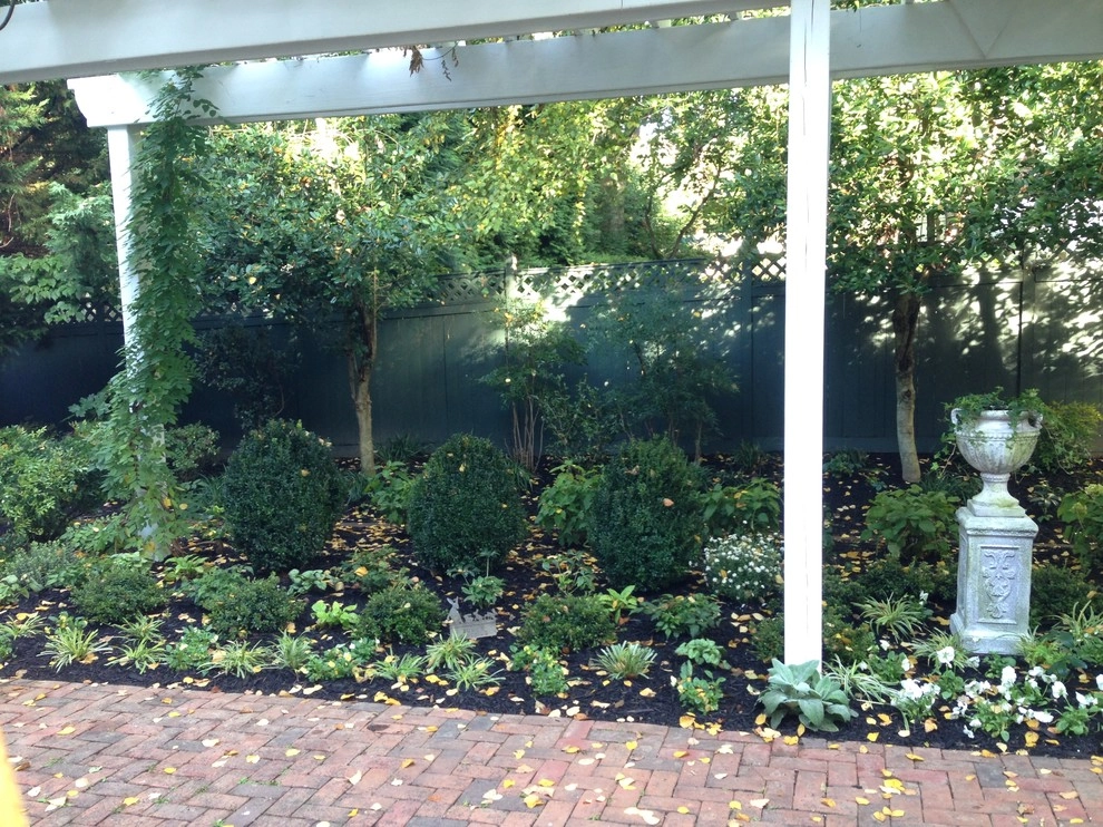 Charleston Inspired Garden, Chevy Chase by Bethesda Garden Design Llc - Photo 7