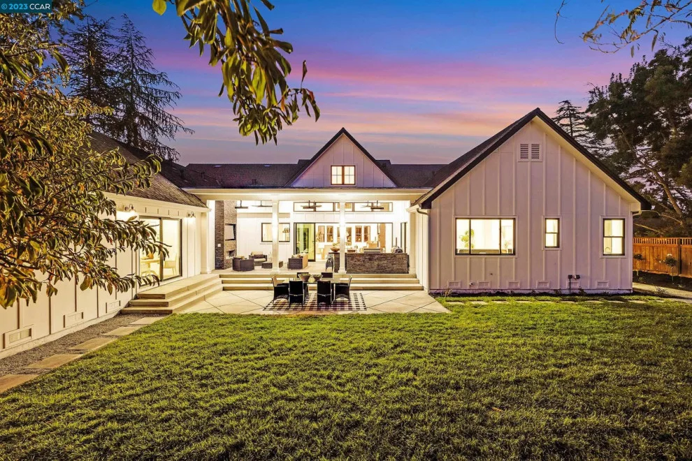 Outdoor Makeovers by REI Signature Homes Inc. - Photo 9