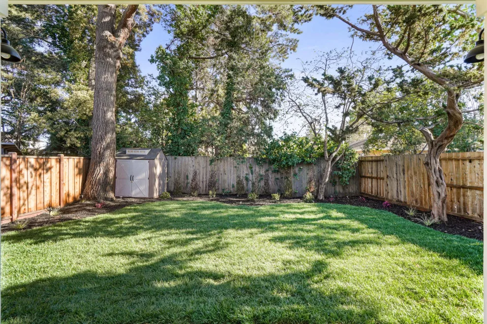 Outdoor Makeovers by REI Signature Homes Inc. - Photo 4