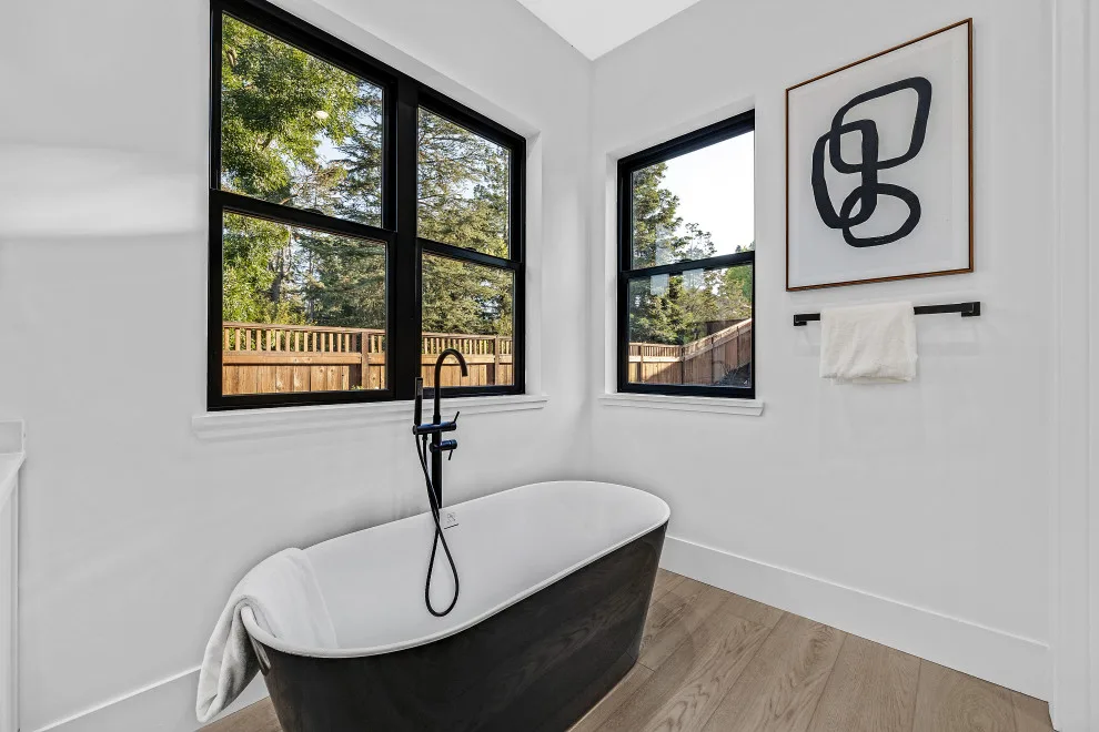 Restroom by REI Signature Homes Inc. - Photo 10