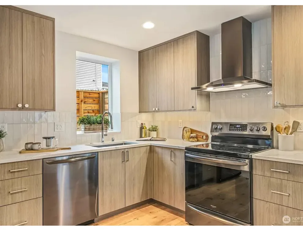 Beacon Hill Six Unit Townhouses by Seattle Custom Contractors - Photo 5