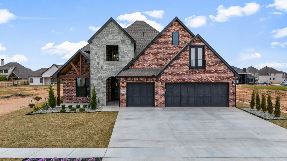 Bespoke Residence in Bixby, Oklahoma by Mahogany Homes - Photo 28