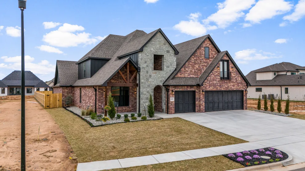 Bespoke Residence in Bixby, Oklahoma by Mahogany Homes - Photo 12
