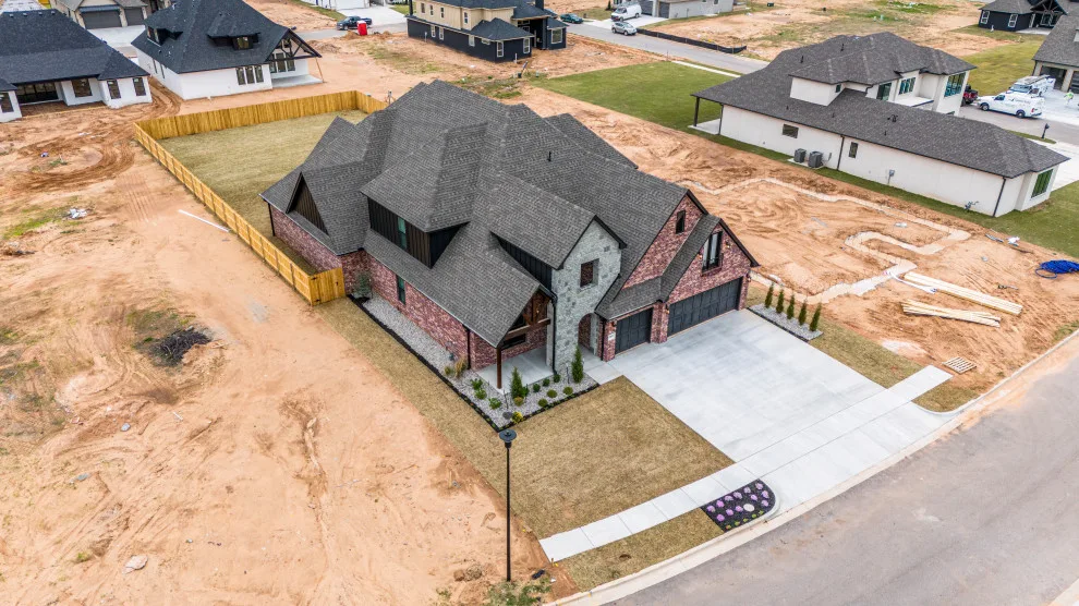 Bespoke Residence in Bixby, Oklahoma by Mahogany Homes - Photo 15