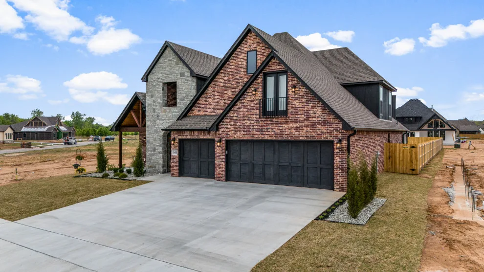 Bespoke Residence in Bixby, Oklahoma by Mahogany Homes - Photo 2