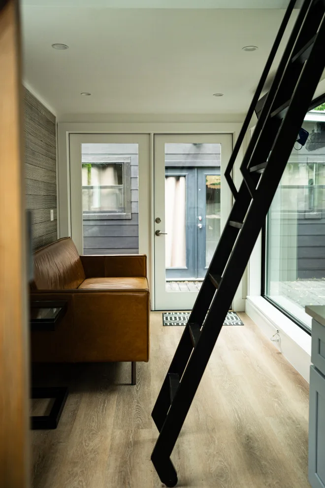 Dark Container Accessory Dwelling Unit by Domain Construction Services, Inc - Photo 2