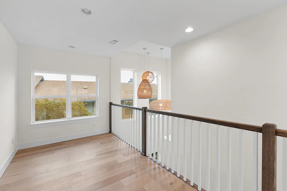 Bowles Avenue by Riverside Homes Custom - Photo 3