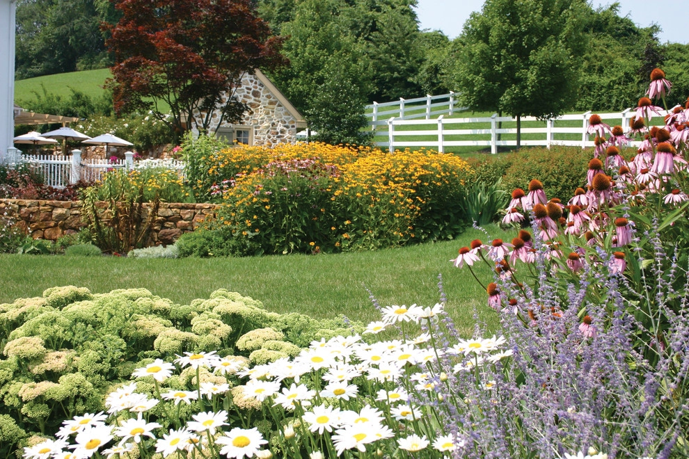 Distinctive Gardens by Wallace Landscape Associates - Photo 6