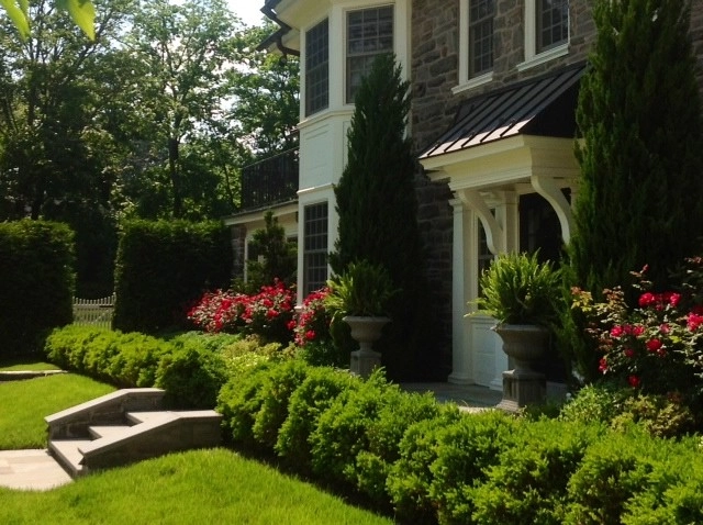 Entrance Gardens by Wallace Landscape Associates - Photo 8