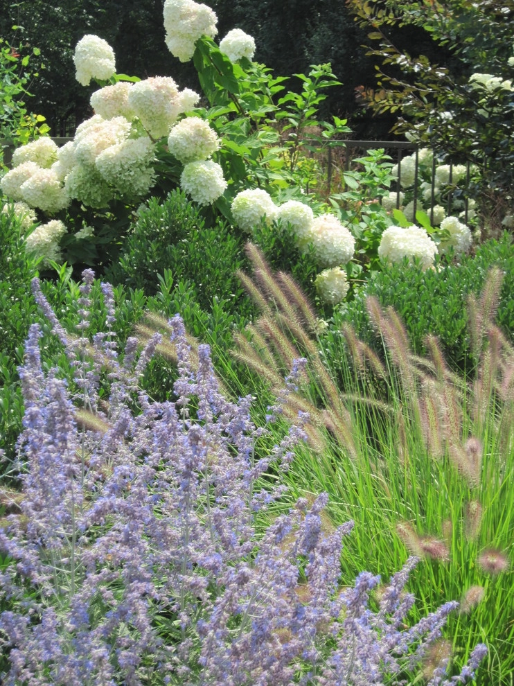 Distinctive Gardens by Wallace Landscape Associates - Photo 14