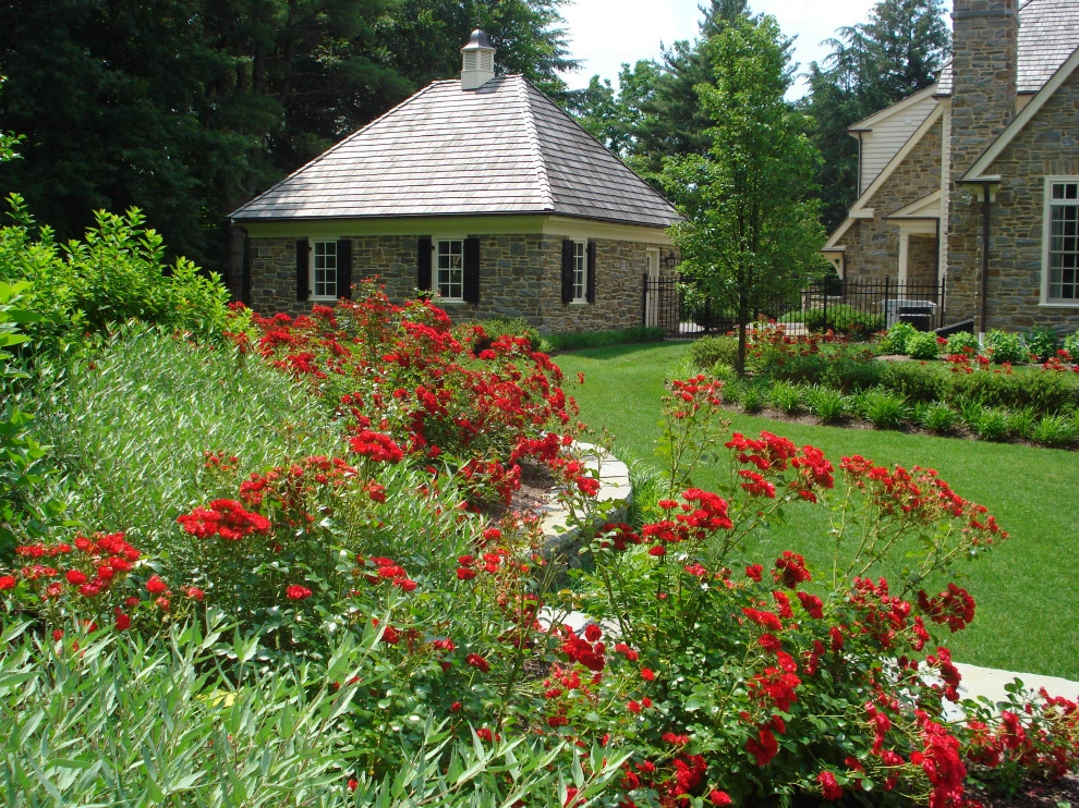 Main Line Estate by Wallace Landscape Associates - Photo 9