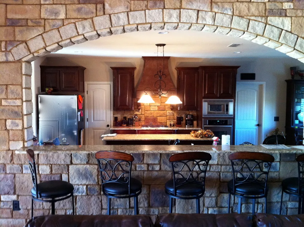 Vaults and Overheads by Harmon & Holcomb Homes - Photo 28