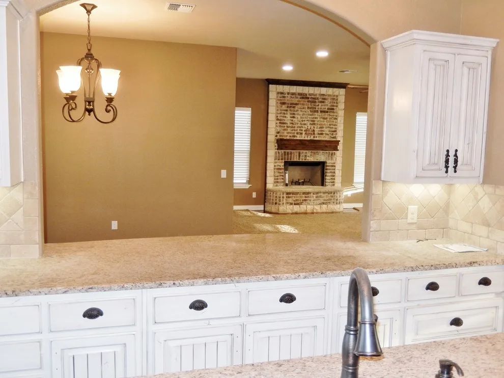 Vaults and Overheads by Harmon & Holcomb Homes - Photo 4