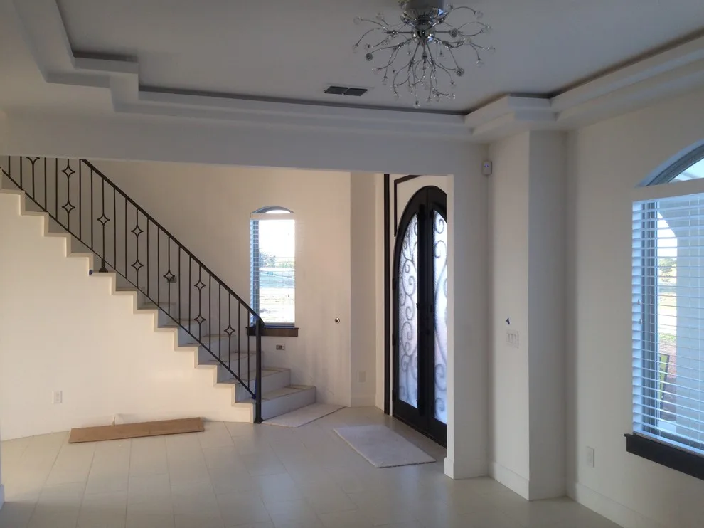 Vaults and Overheads by Harmon & Holcomb Homes - Photo 9