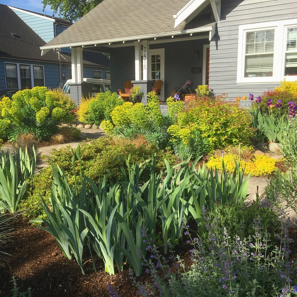 Gardens Maintained by Wheel & Barrow Landscape by Wheel & Barrow Landscape Design & Maintenance - Photo 12